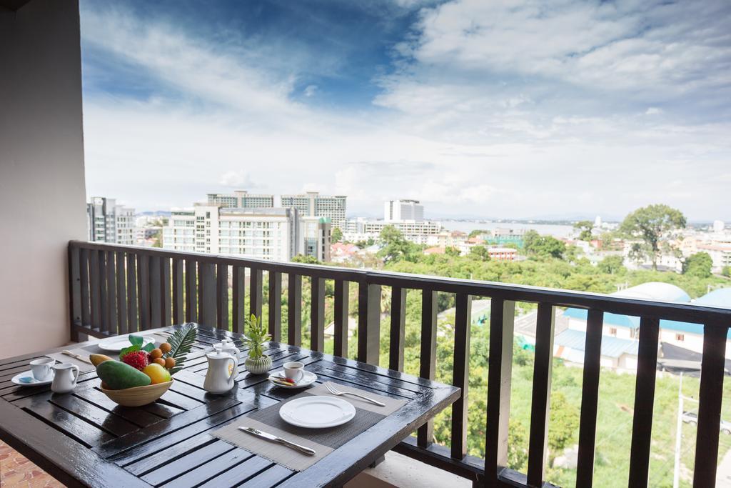Hotel Golden Tulip Essential Pattaya Extérieur photo